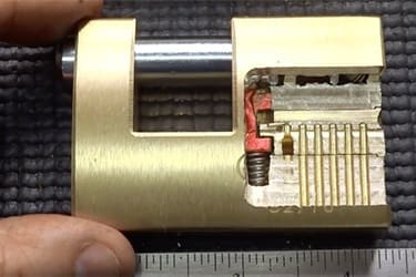 Abus 82